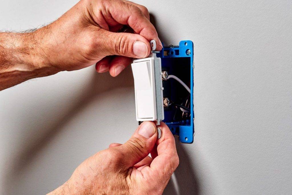 Replace A Light Switch without Turning Off the Power