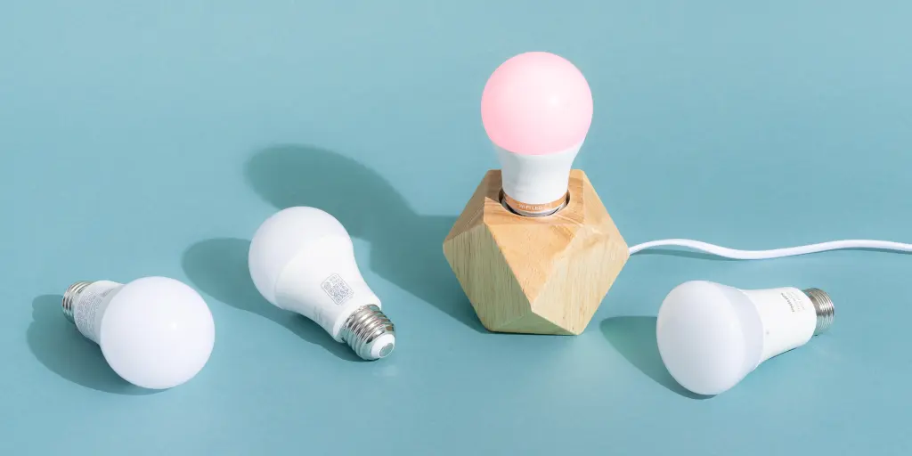Bright White vs Daylight Lighting vs Smart Bulbs