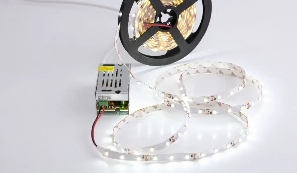 How to Connect Multiple LED Lights To One Power Source